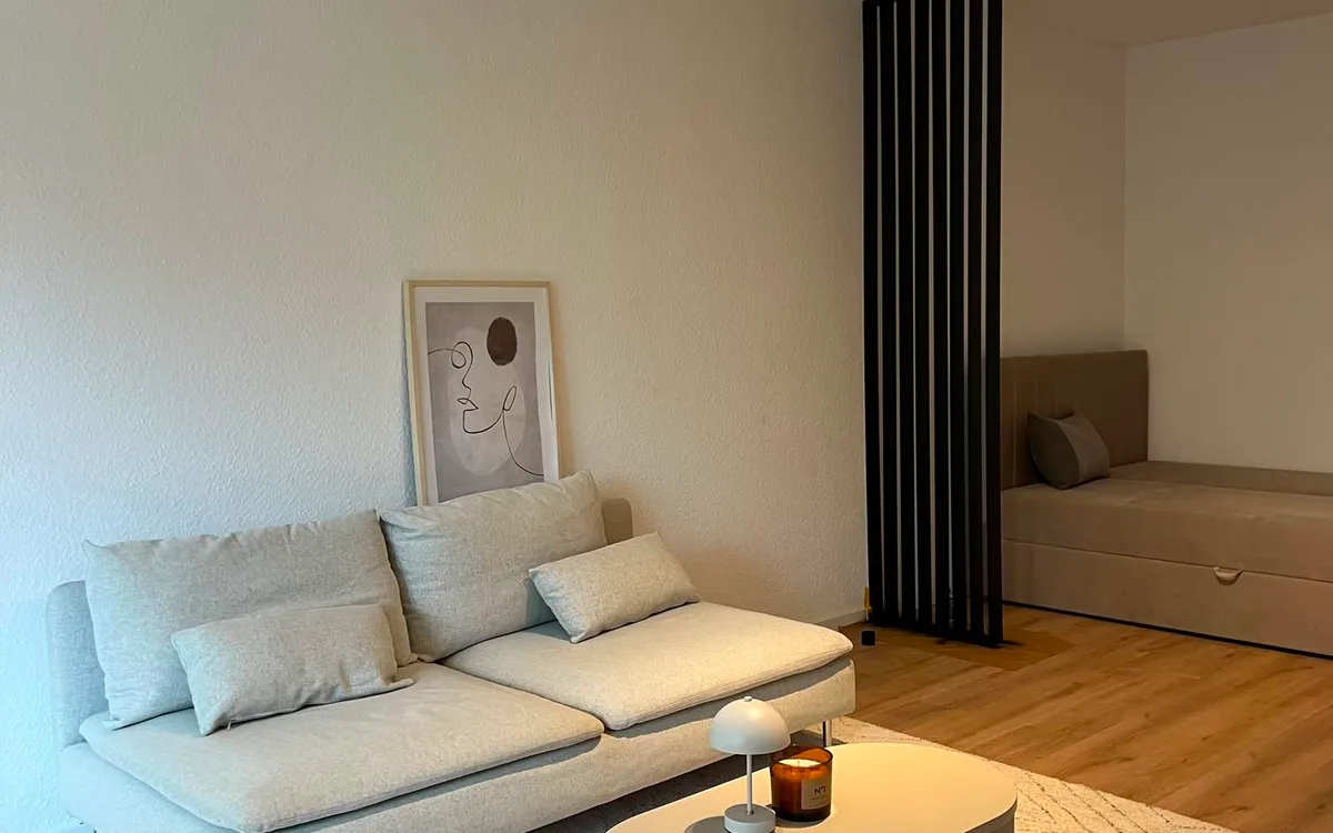 Möblierte 1-Zimmer-Kapitalanlage für Pendler, mit Stellplatz in Hattersheim am Main