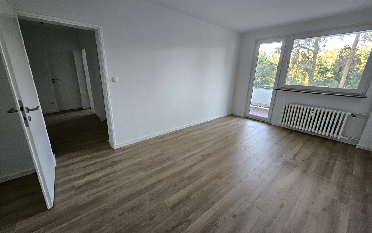 Frisch sanierte 2-Zimmer-Wohnung mit Balkon und Garage in Neu-Isenburg